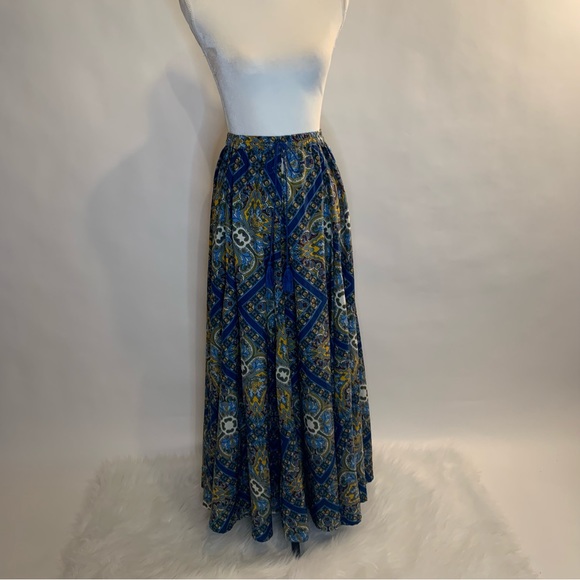 Beautiful Flowy Maxi Dress Made in India With Small Rope Waist Tie Size Small - Picture 11 of 12